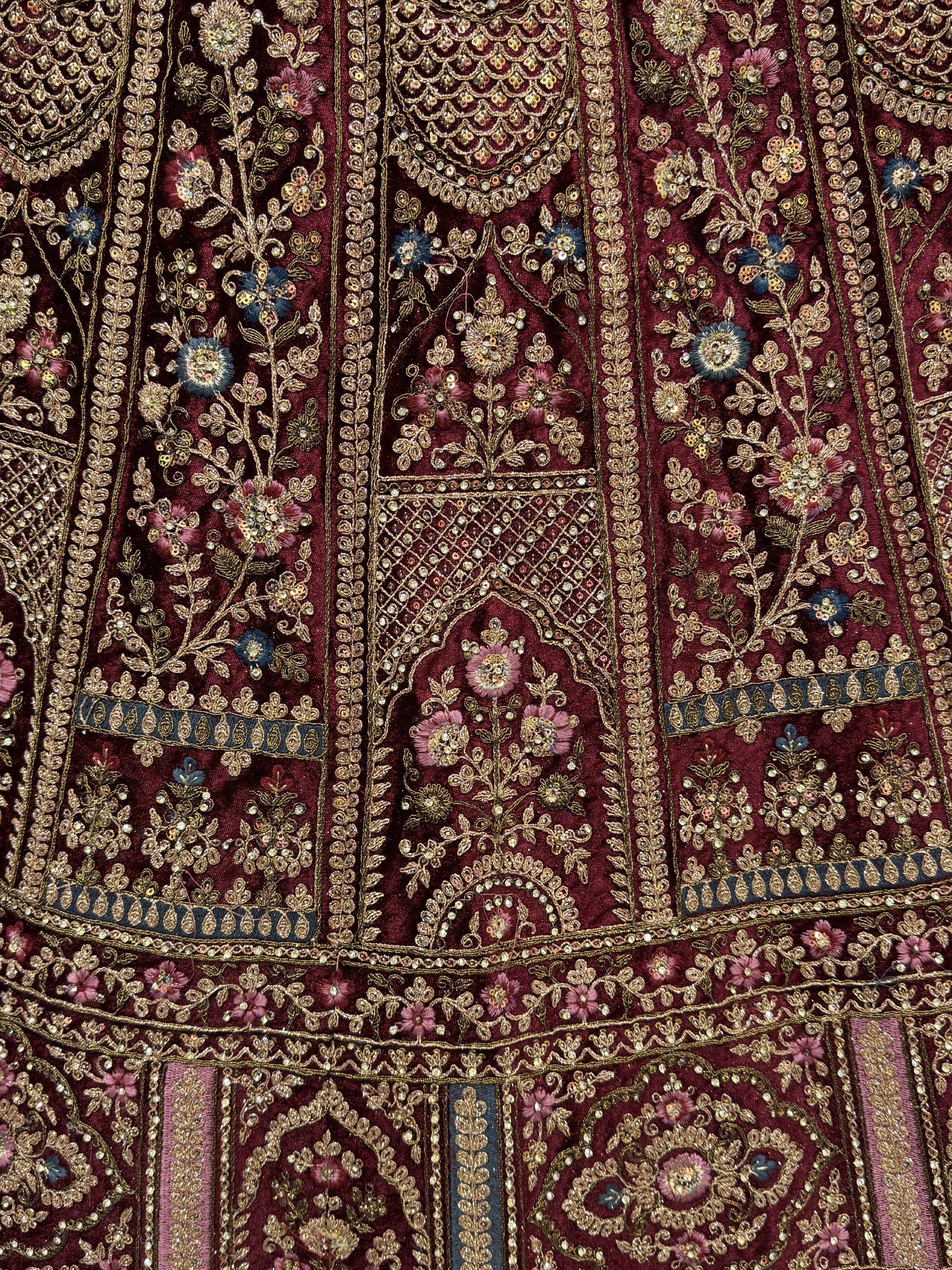 Color_Maroon
