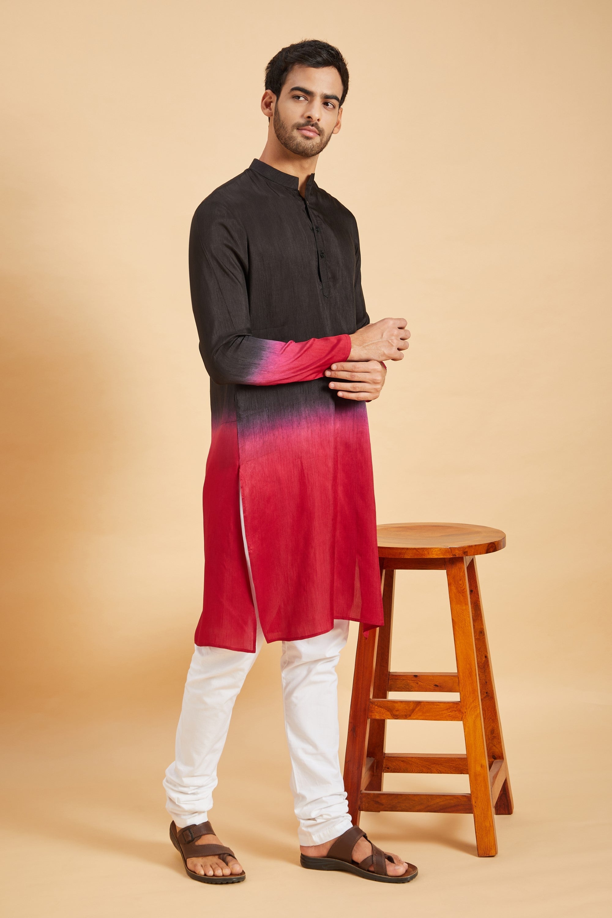 Men's Red Color Pattern Ombre Kurta Without Slit Silk