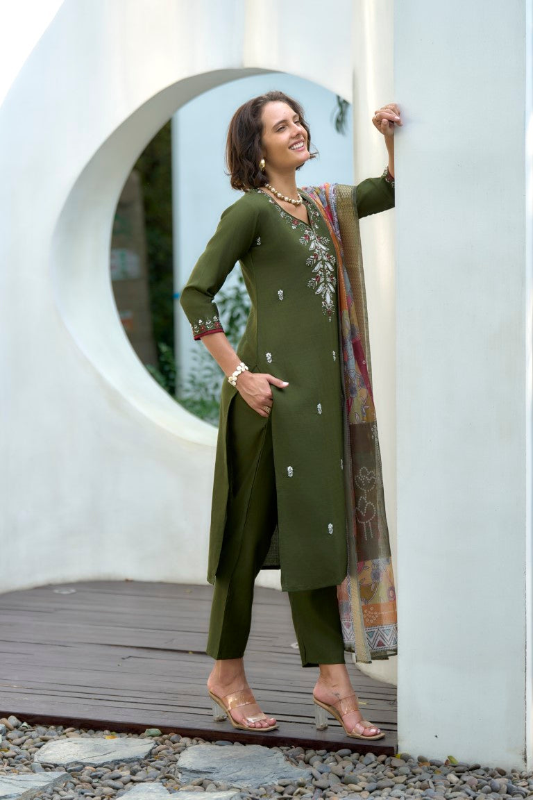 Women's Green Vatican Embroidery  Kurta Set