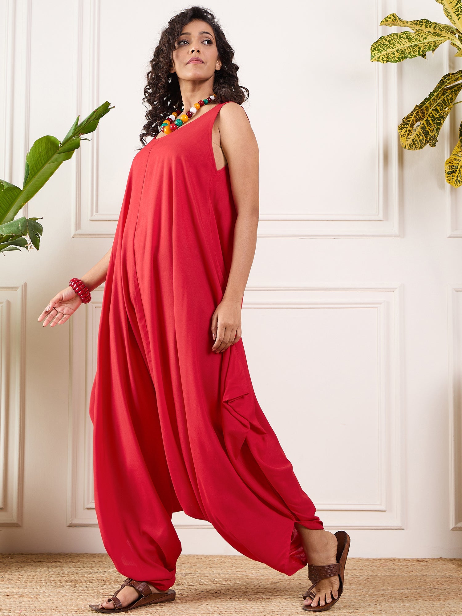 Women's Red Round Sleeveless Jumpsuit - InWeave