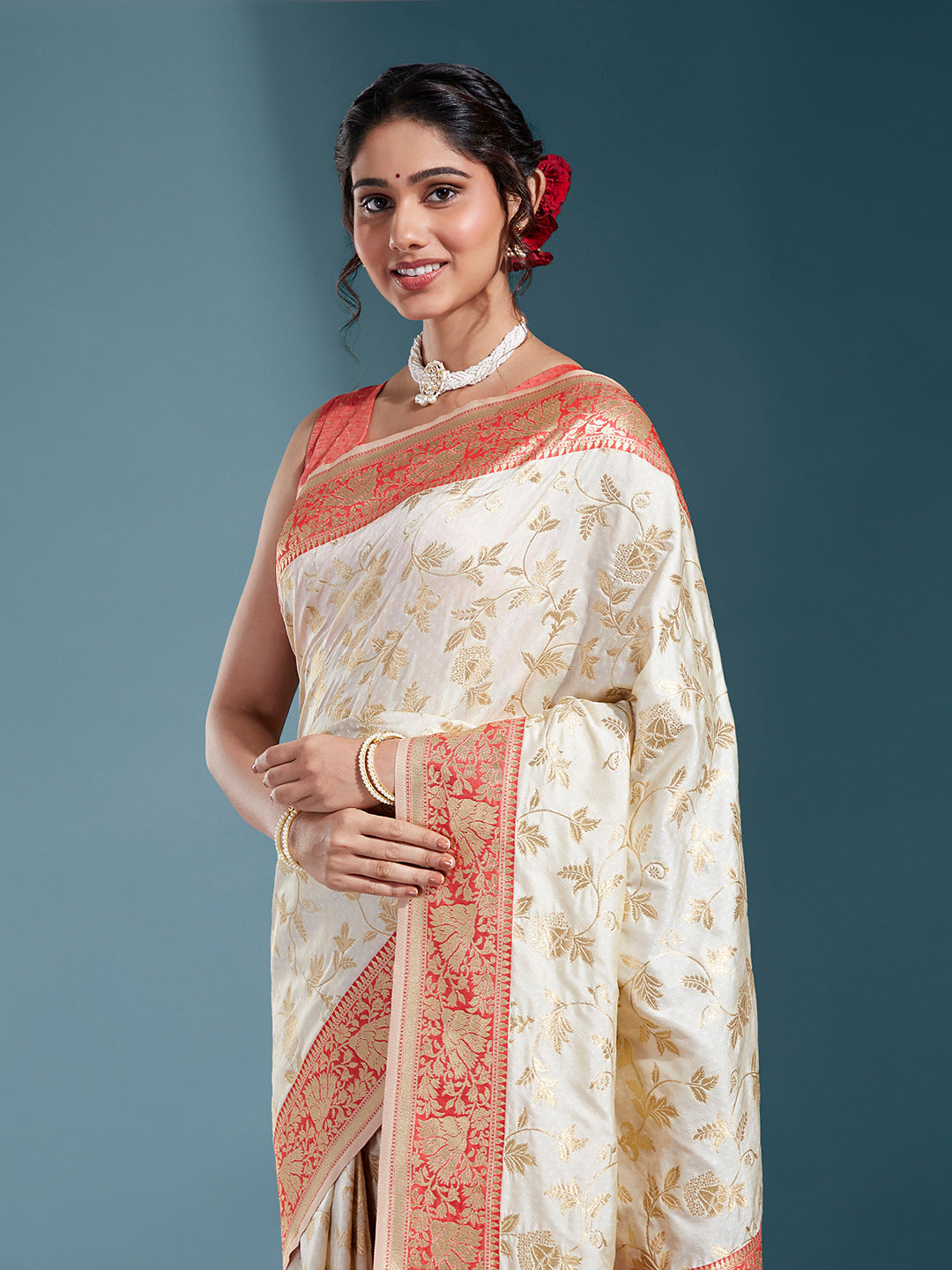 Women's Red With Gold Toned Silk Blend Paisley Zari With Beautiful Ethnic Motifs Banarasi Saree - Royal Dwells