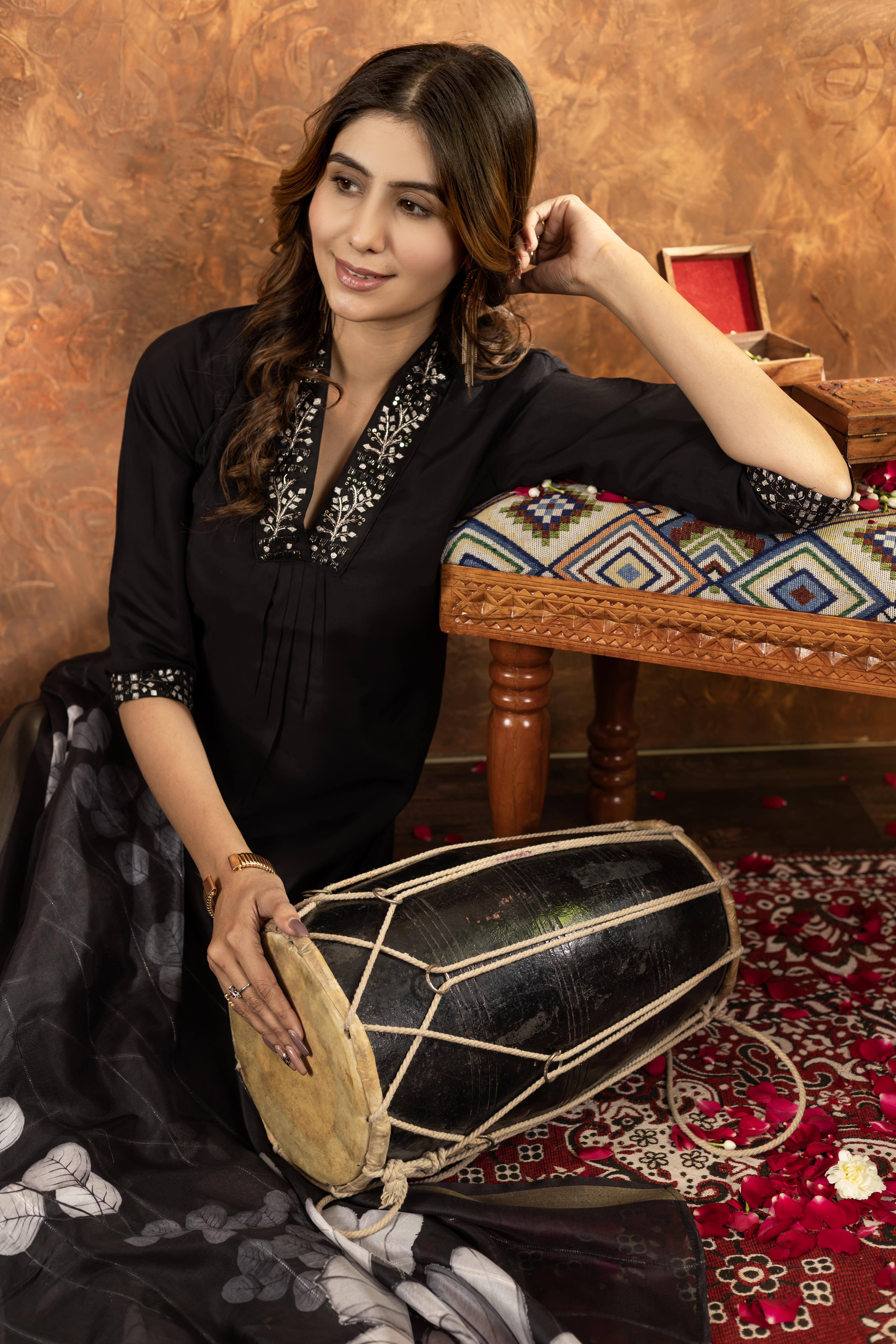 Color_Black