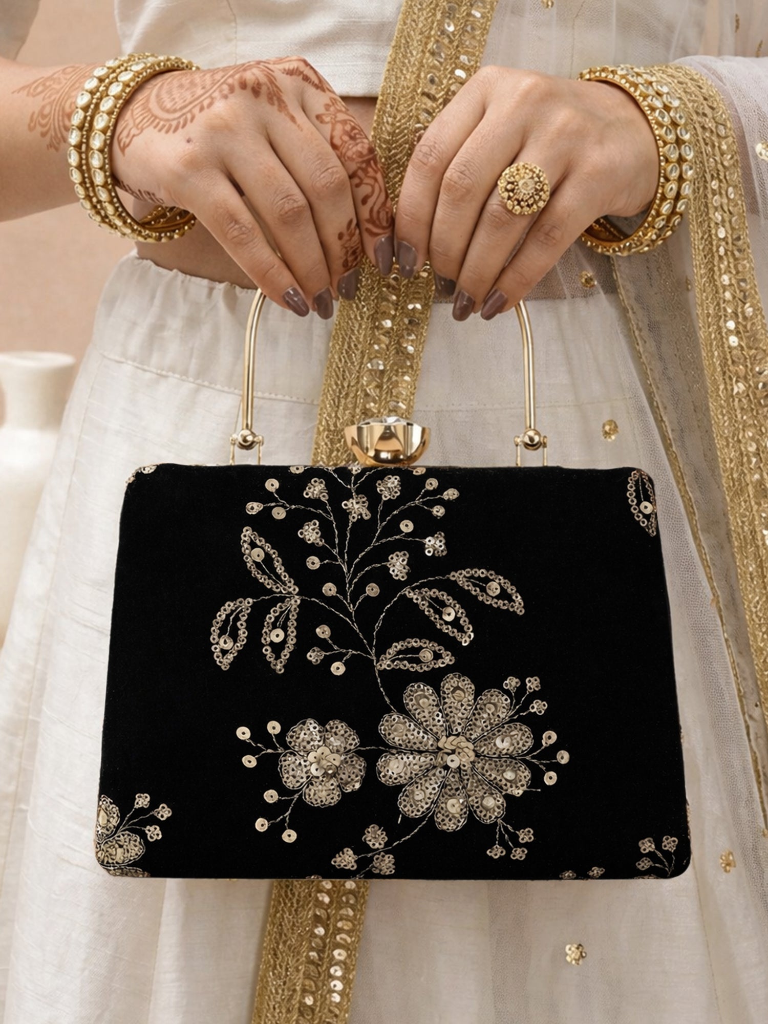 Color_Black 