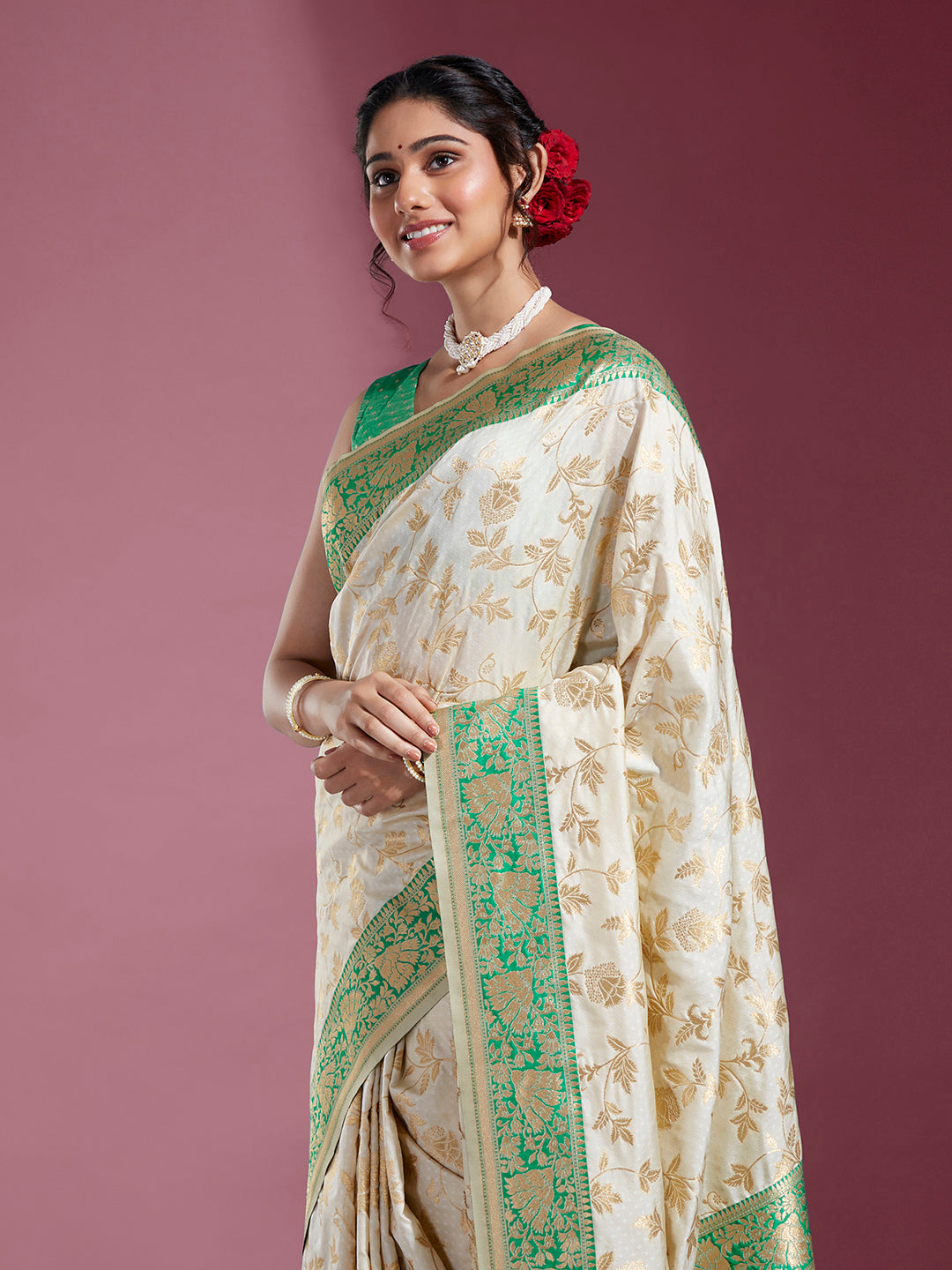 Women's Green With Gold Toned Silk Blend Paisley Zari With Beautiful Ethnic Motifs Banarasi Saree - Royal Dwells