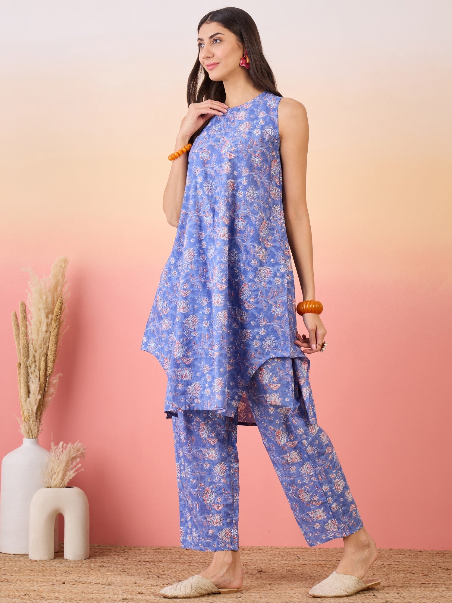 Women's Jordy Blue Floral Print Round Neck Kurta Set - InWeave