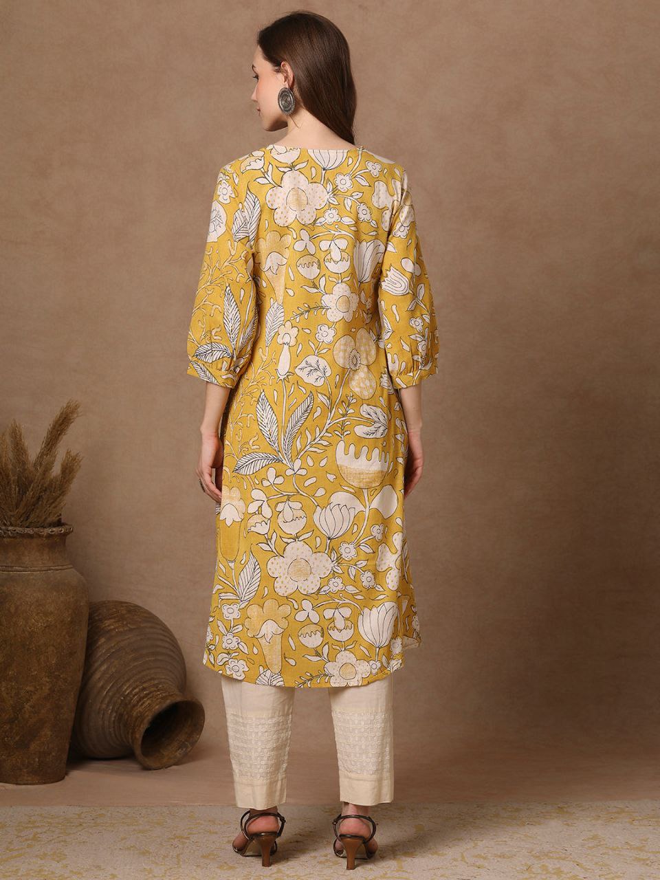Women's Stylish Rayon Knee Length Floral Printed Kurti