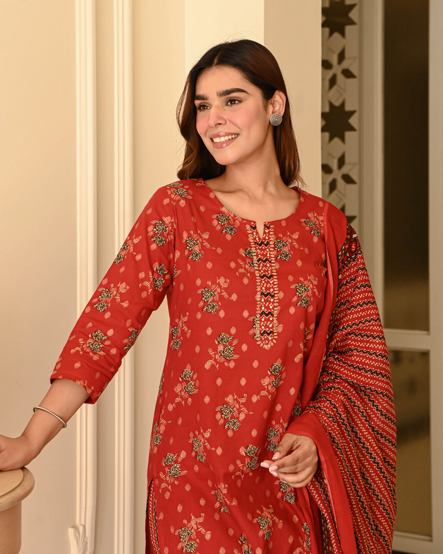 Women's Red Floral Ethnic Suit With Striped Pants & Dupatta
