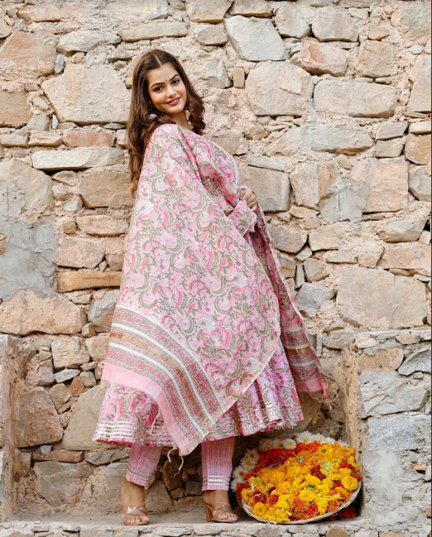 Women's Pink Block Printed Flared Kurta Set Paired With Chanderi Printed Dupatta - Trend Matters