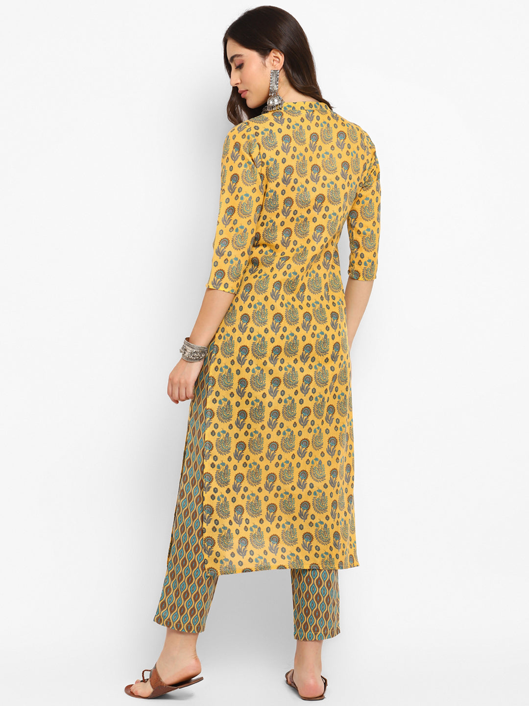 Color_YELLOW