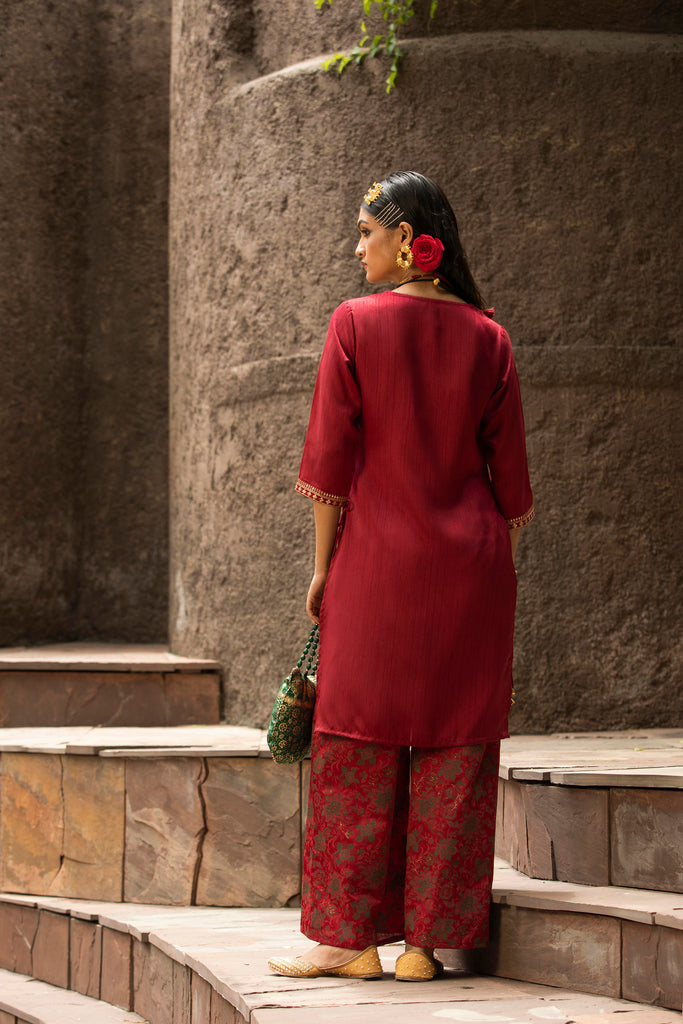 Color_Maroon