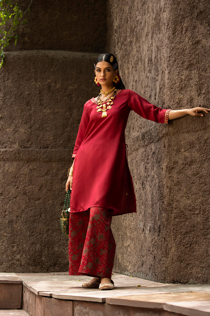 Color_Maroon