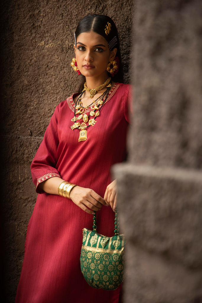 Color_Maroon