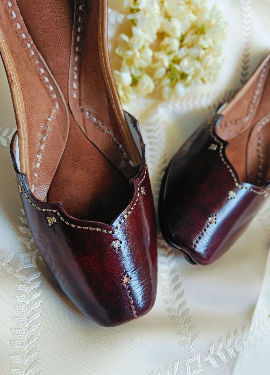 Women's Brown Leather Embroidered Indian Handcrafted Ethnic Footwear