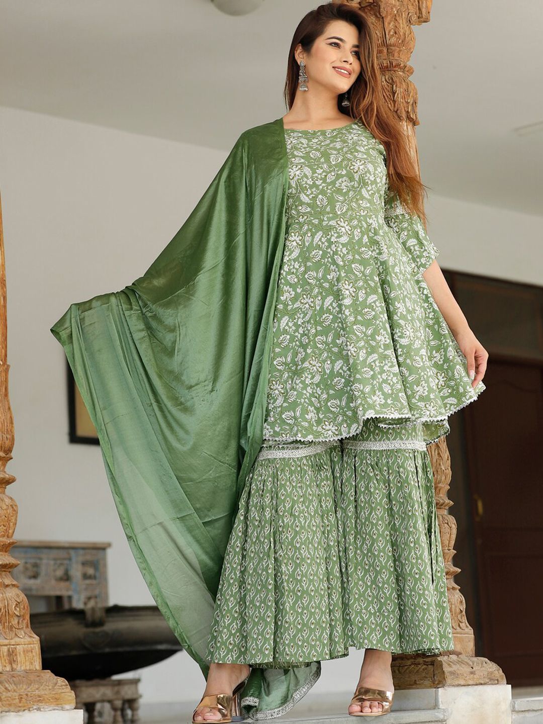 Women's Floral Printed Bell Sleeves Gotta Patti Kurta with Sharara & With Dupatta - Taantav