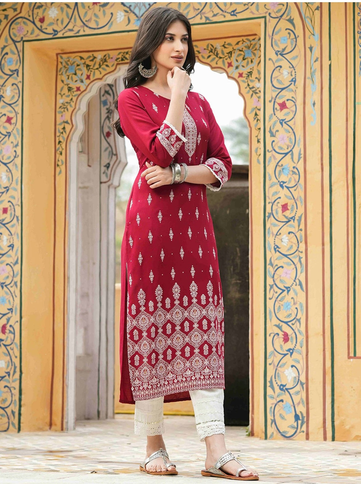 Women's Red Embellished Daily Wear Cotton Blend Kurta