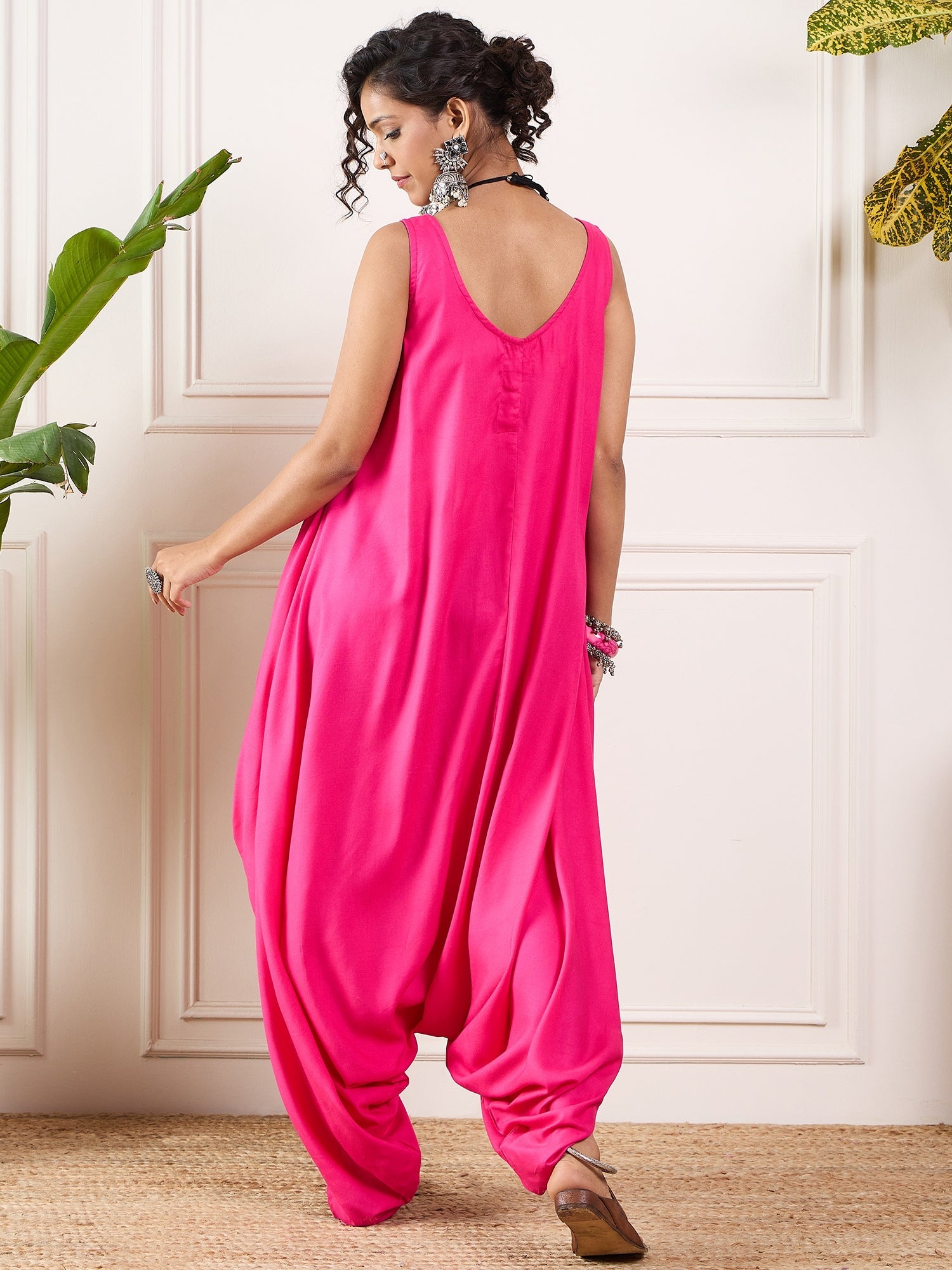 Women's Pink Round Sleeveless Jumpsuit - InWeave