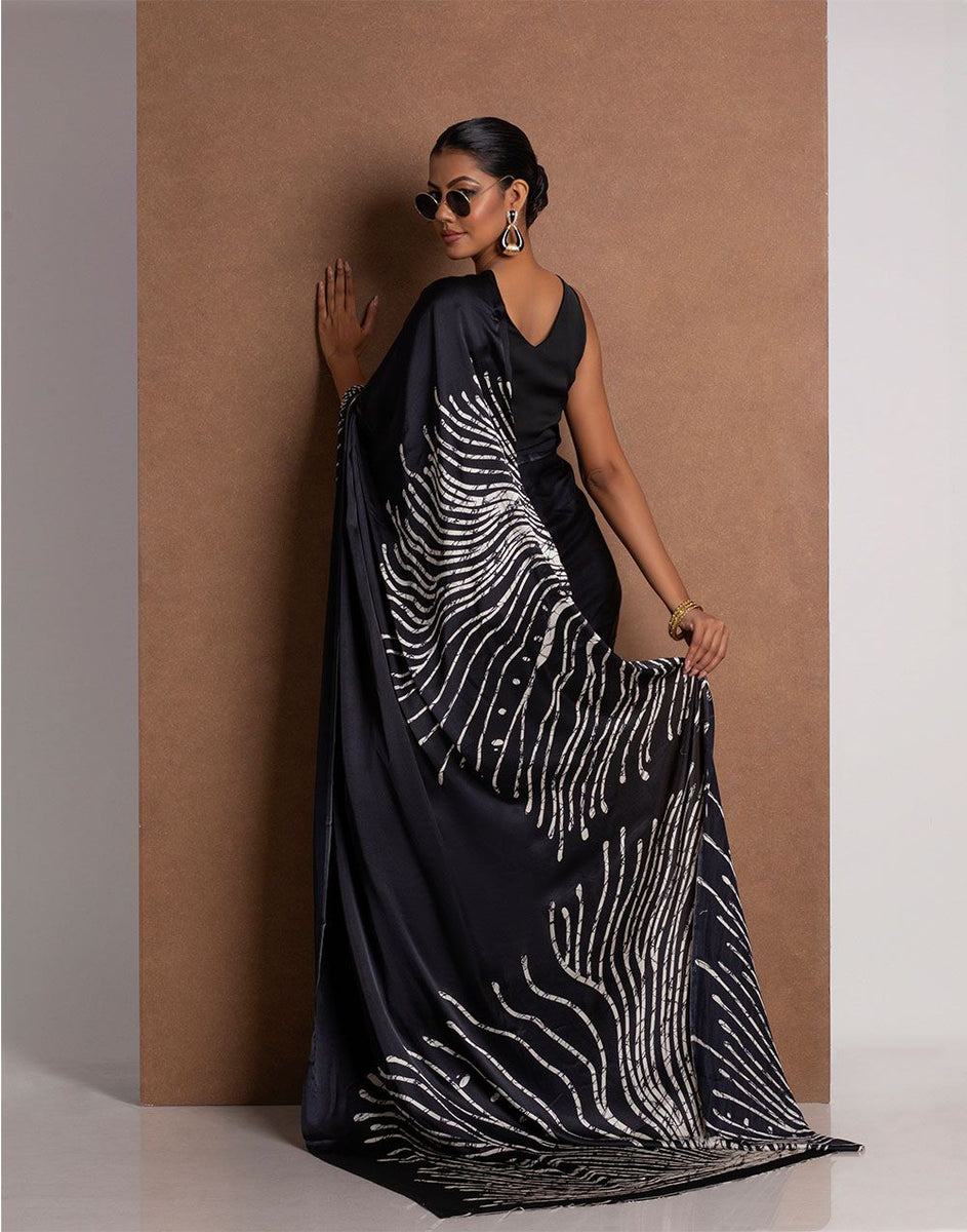 Women's Black Crepe Digital Printed Saree With Blouse – Trendia