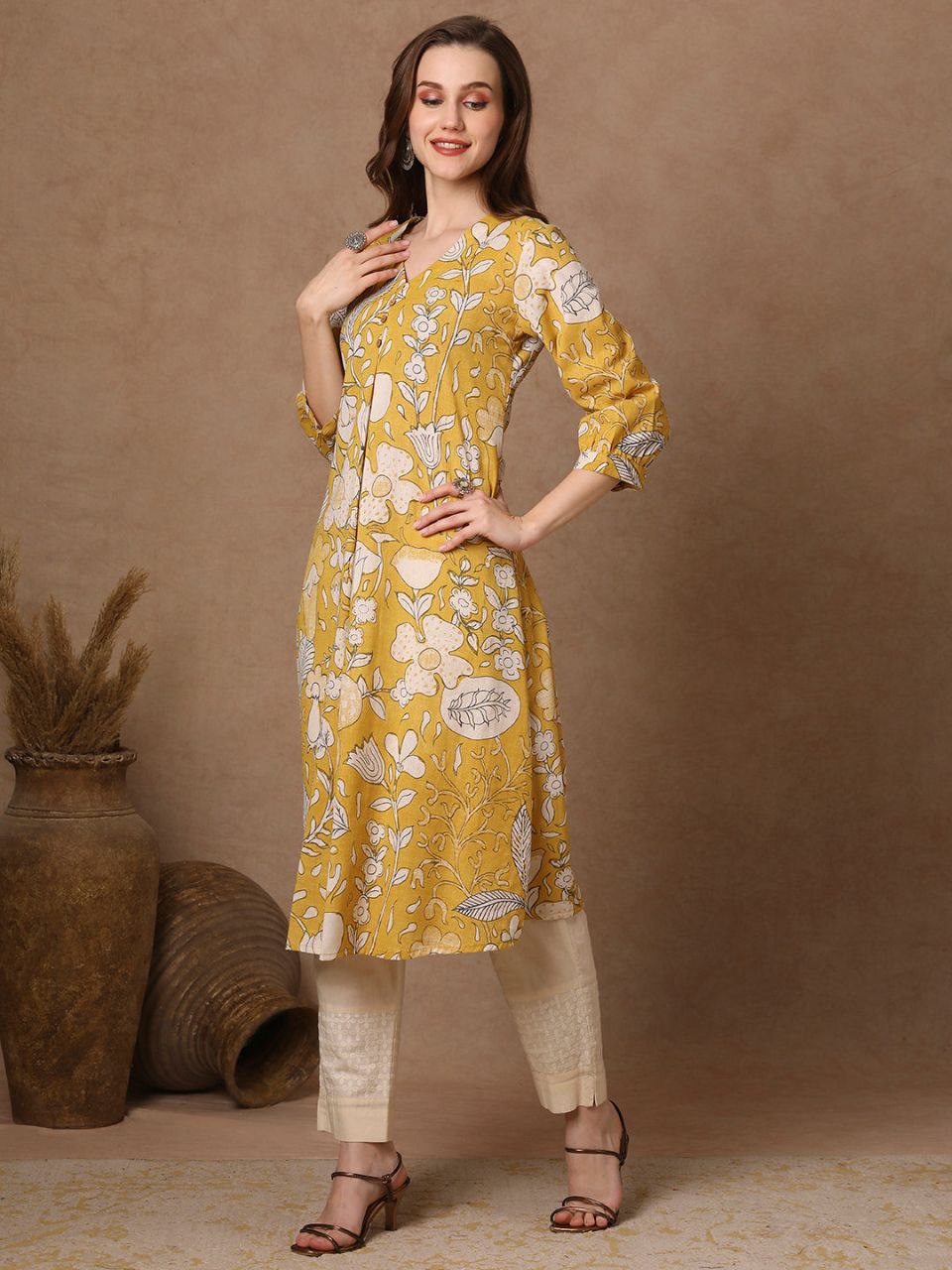 Women's Stylish Rayon Knee Length Floral Printed Kurti