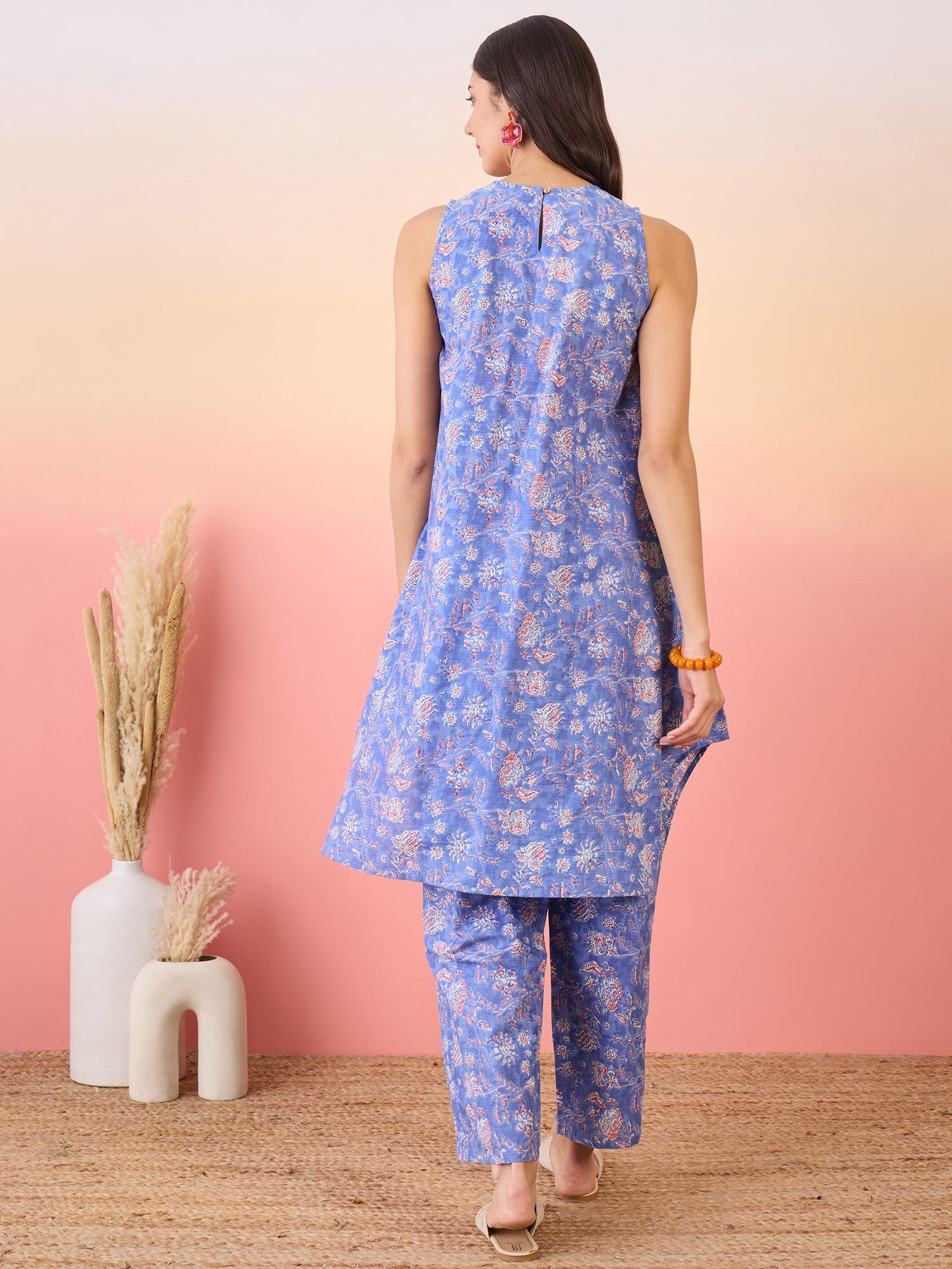 Women's Jordy Blue Floral Print Round Neck Kurta Set - InWeave