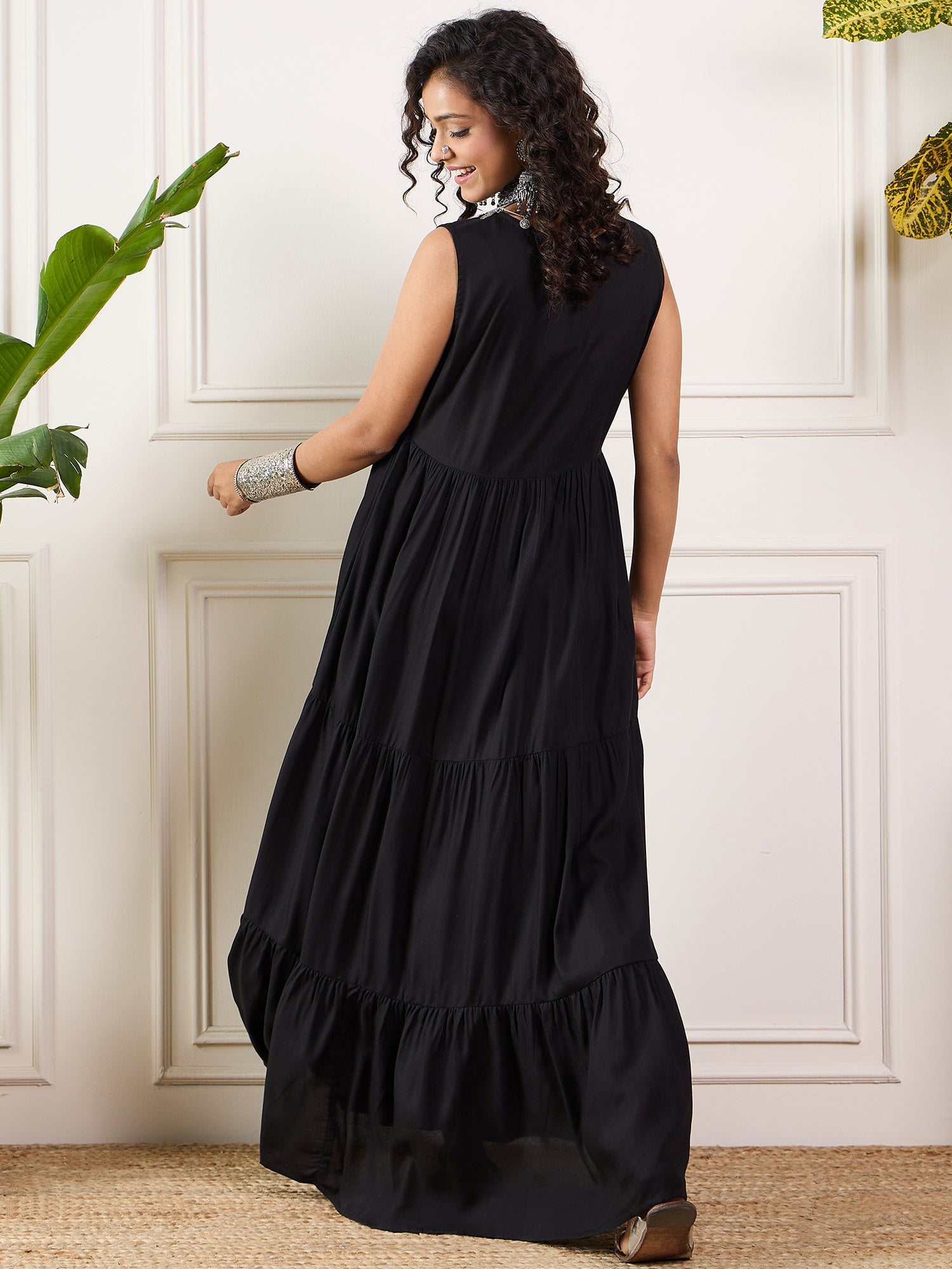 Women's Black V Neck Sleeveless Long Tiered Dress - InWeave