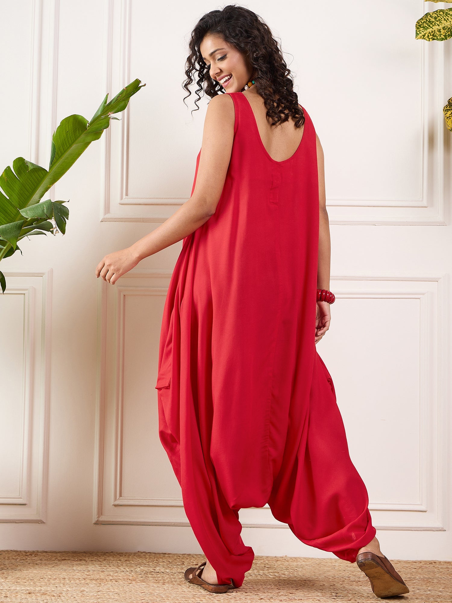 Women's Red Round Sleeveless Jumpsuit - InWeave