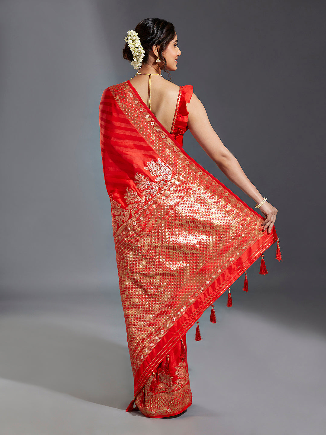 Women's Red With Gold Toned Silk Blend Paisley Zari With Beautiful Ethnic Motifs Banarasi Saree - Royal Dwells
