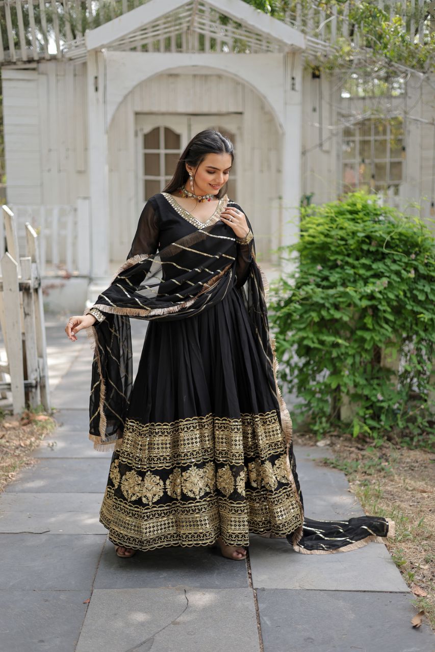 Women's Black Cotton Embroidery Anarkali Set - ROTRENSO