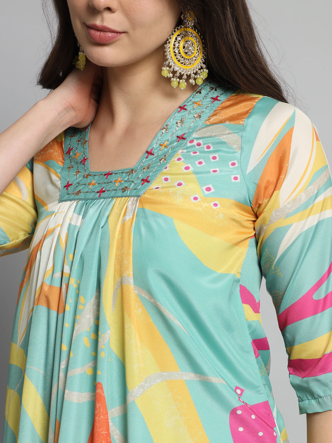 Women's V Neck Embroidered Work Viscose Fabric Kurta & Pant With Dupatta Set - Taantav