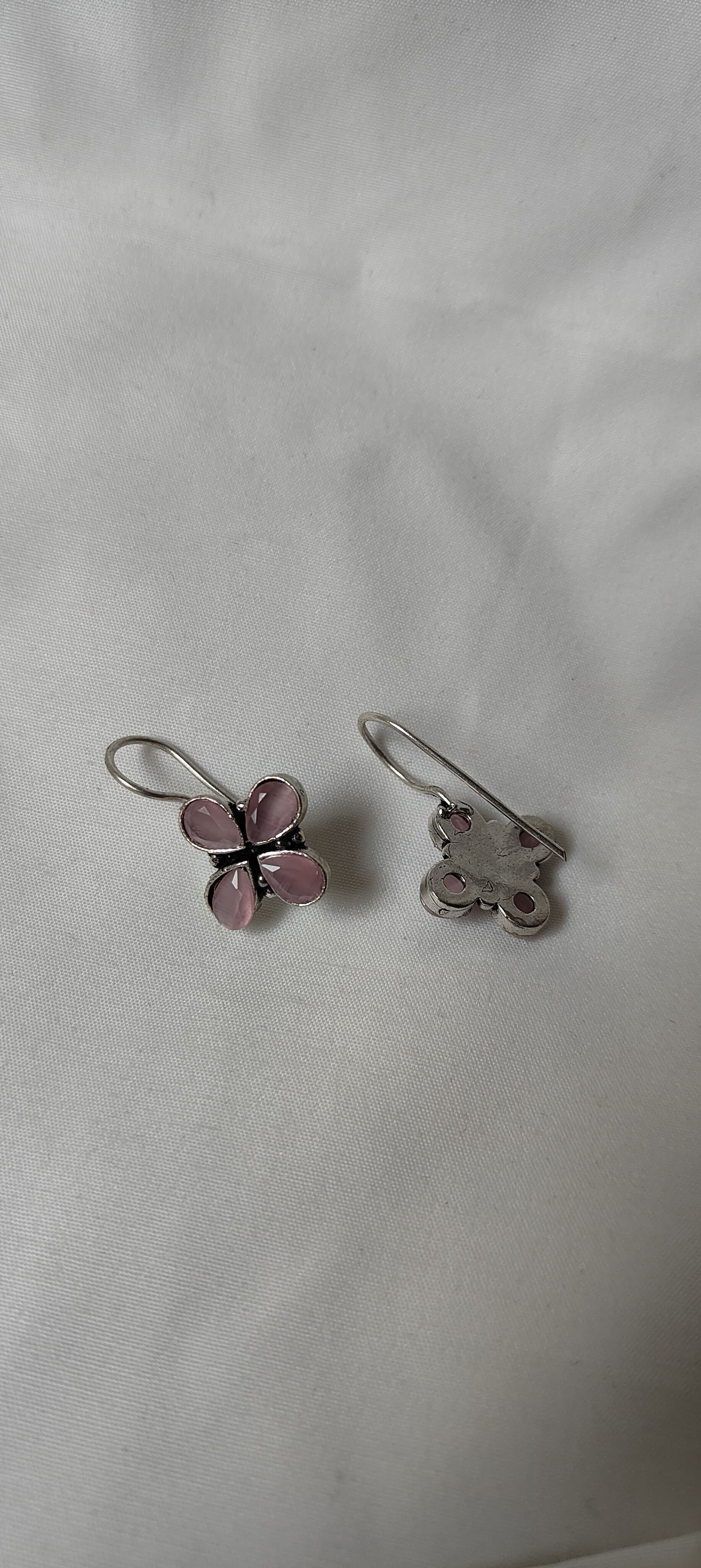 Minimal floral drop earrings for women - Saras