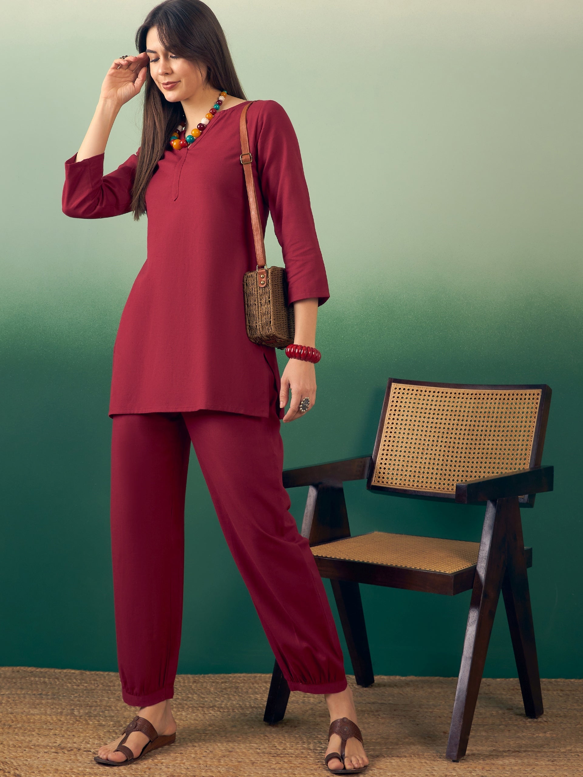 Women's Burgundy Solid V Neck Short Kurta Pant Set - InWeave