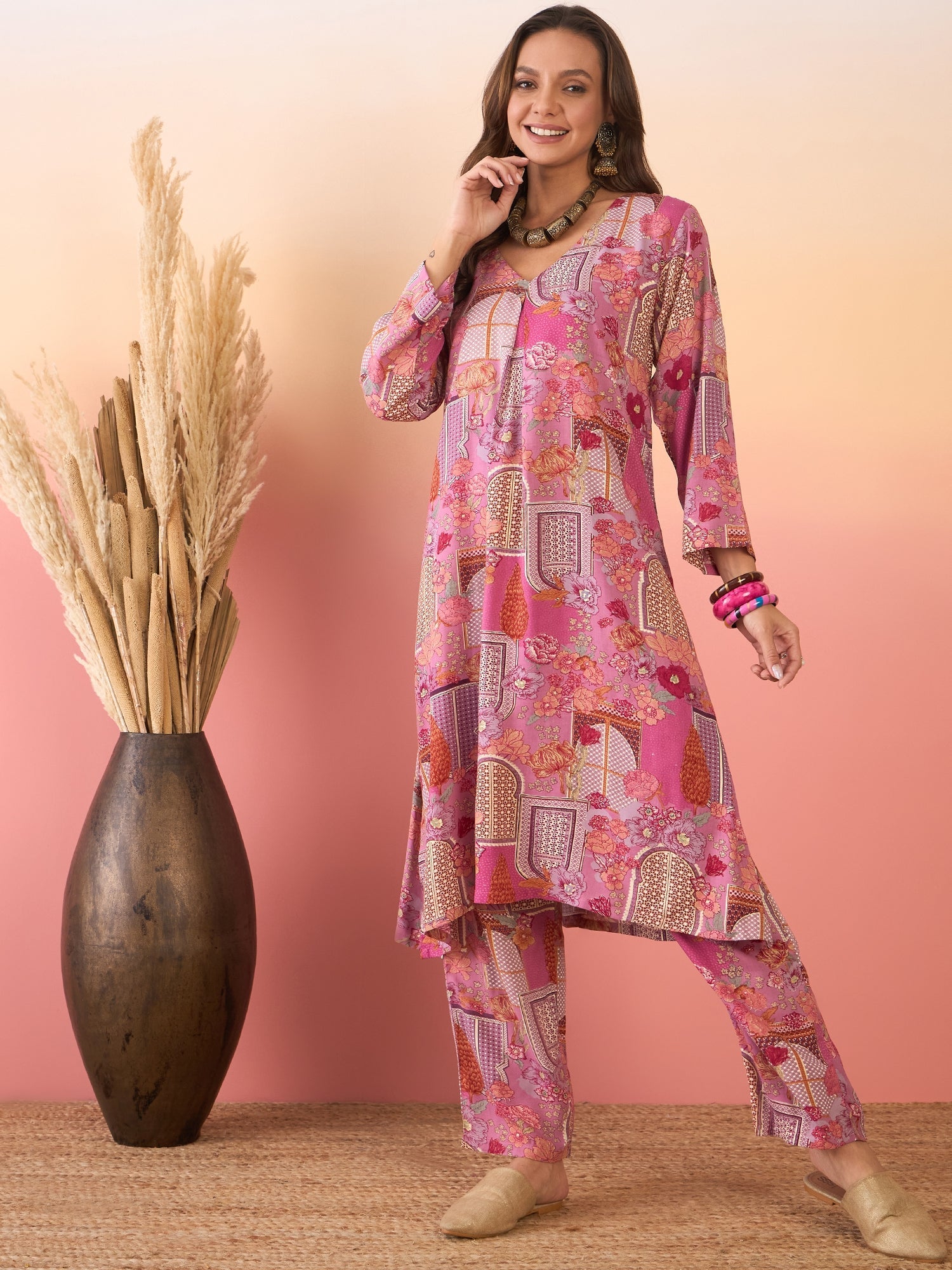 Women's Dusty Pink Window Print V Neck Kurta Pant Set - InWeave