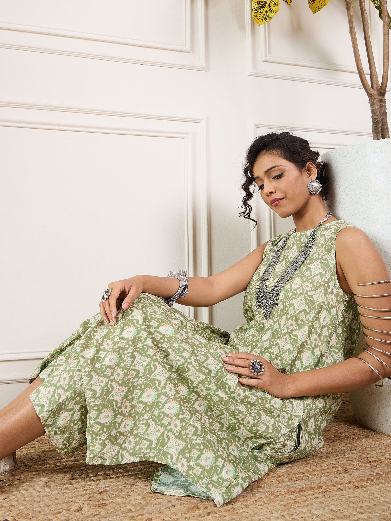 Women's Apple Green Ikkat Print Foil Round Neck Kurta Pant Set - InWeave