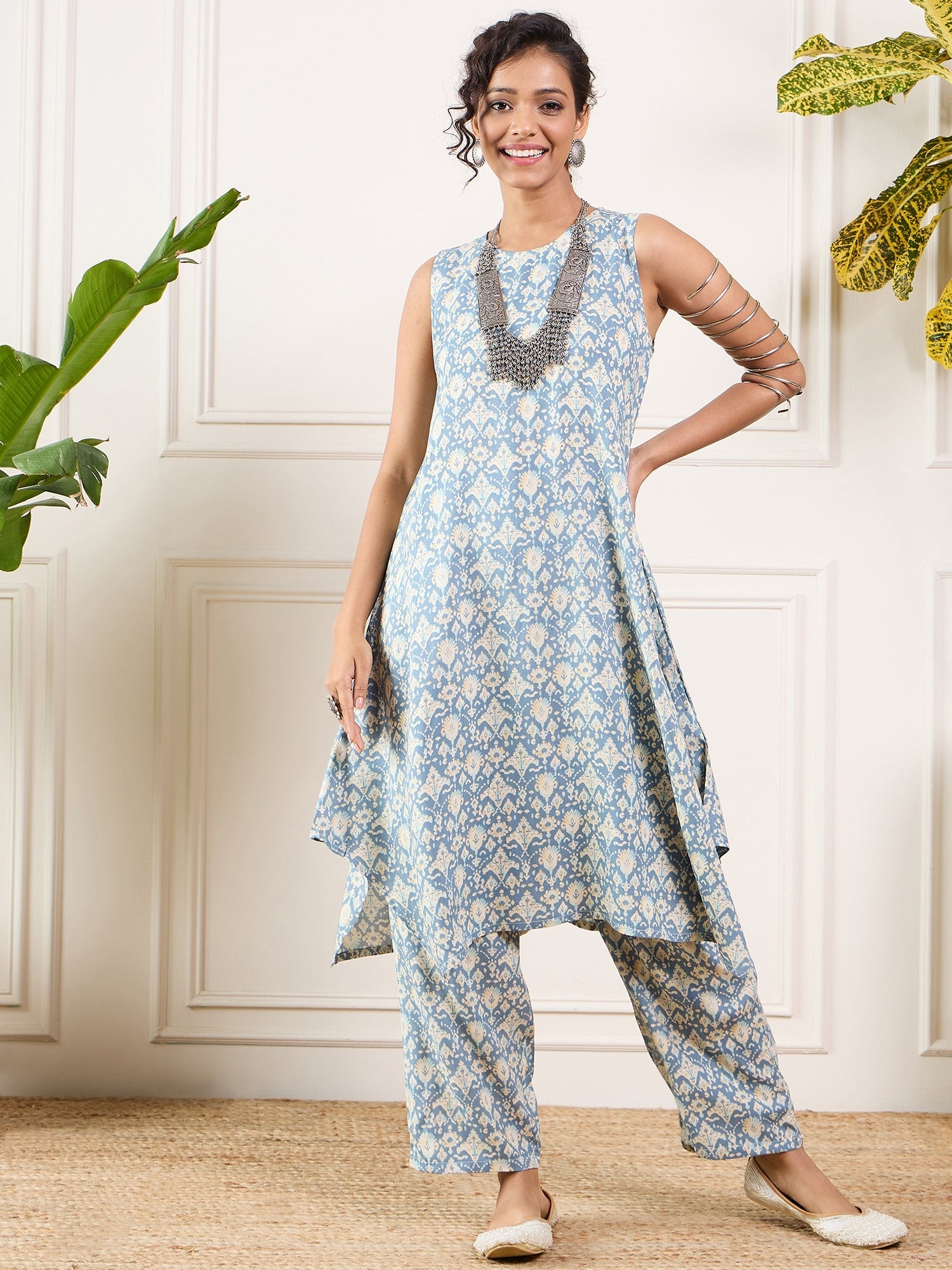 Women's Powder Blue Ikkat Print Foil Round Neck Kurta Pant Set - InWeave