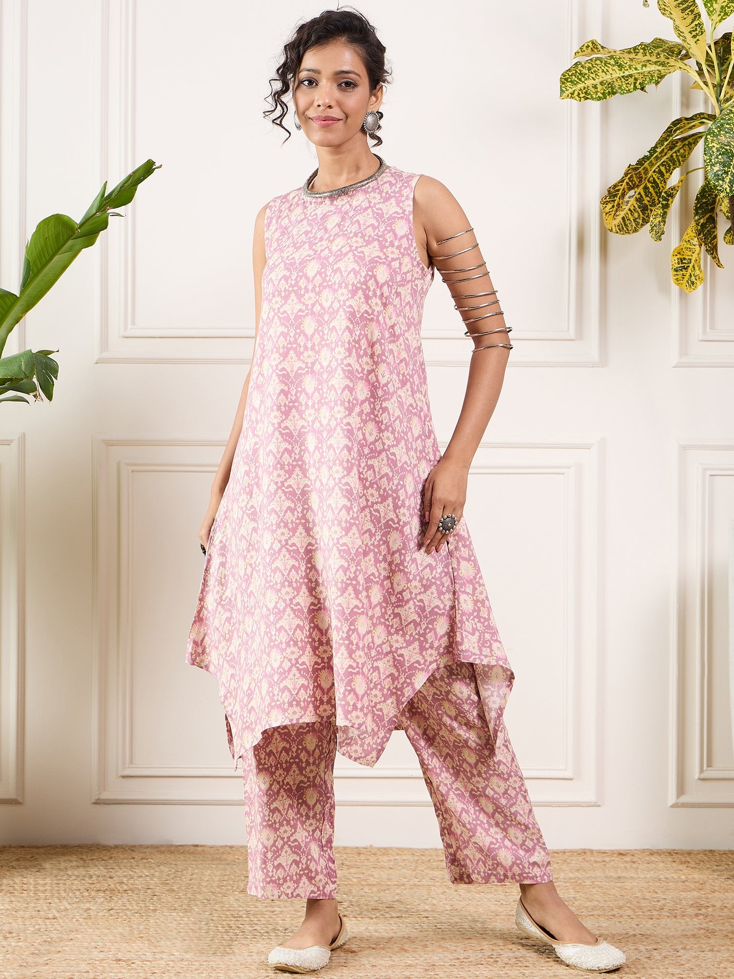 Women's Dusty Pink Ikkat Print Foil Round Neck Kurta Pant Set - InWeave