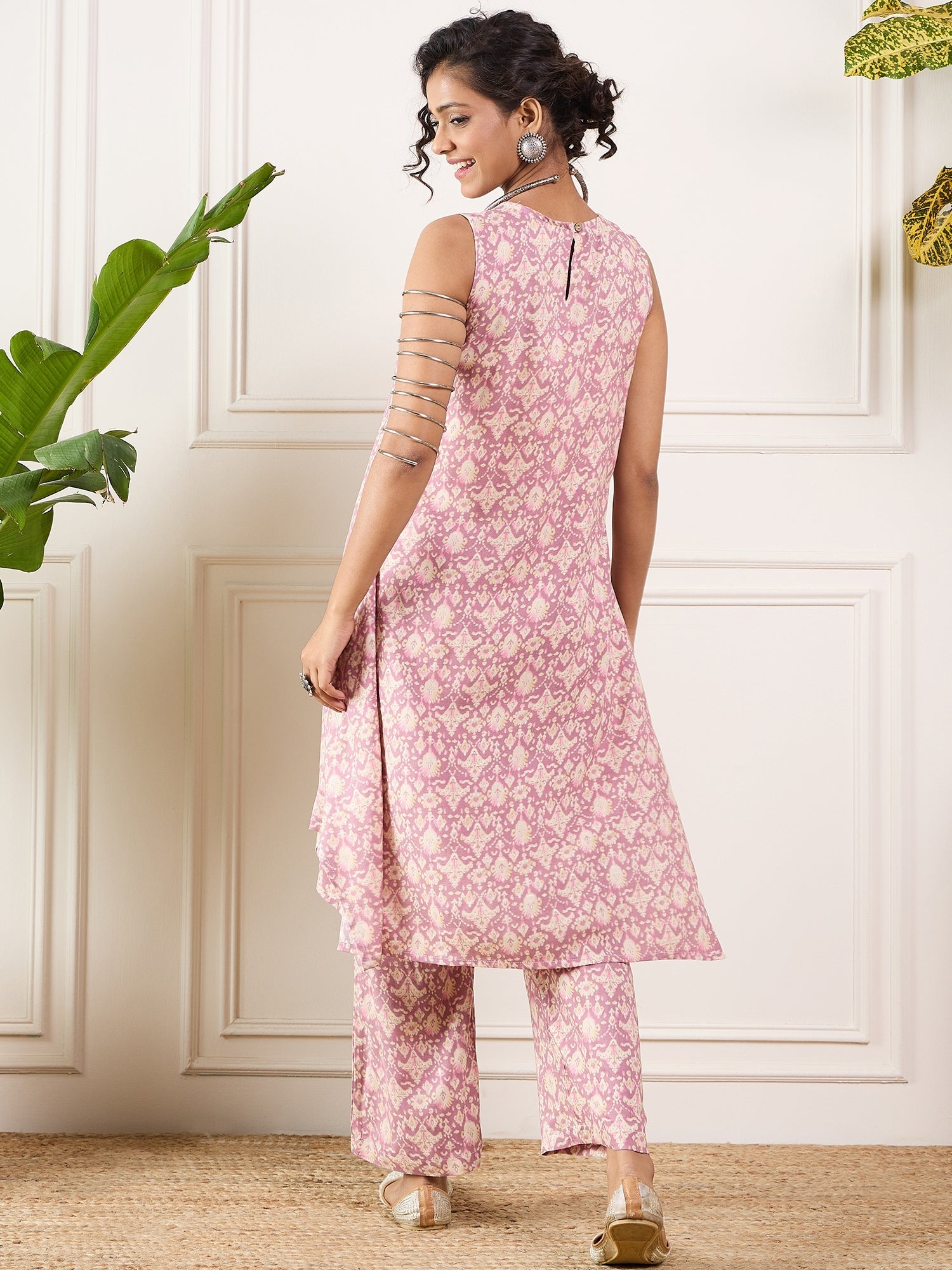 Women's Dusty Pink Ikkat Print Foil Round Neck Kurta Pant Set - InWeave