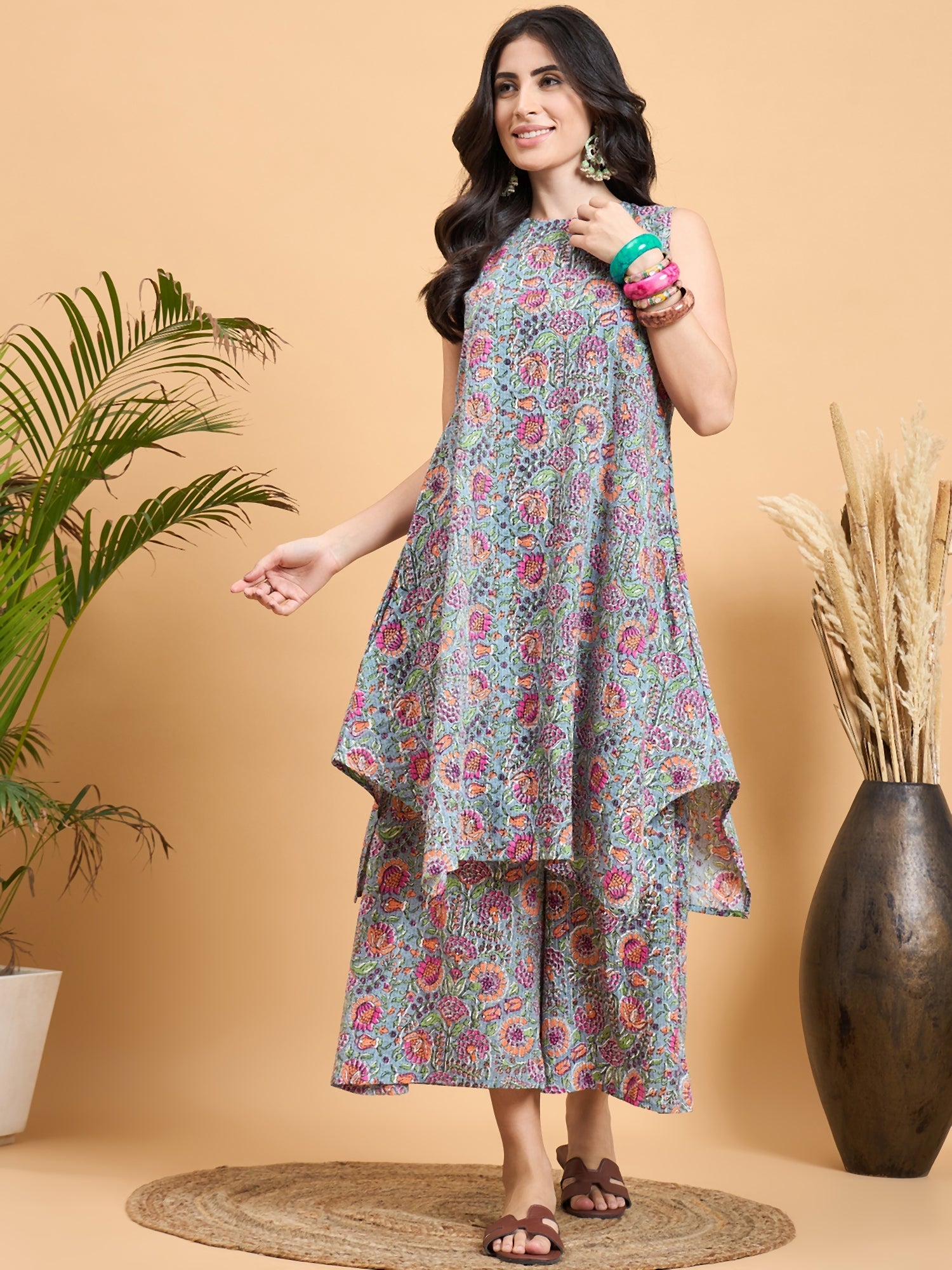 Women's Grey Kantha Floral Jaal Short Palazzo Set - InWeave