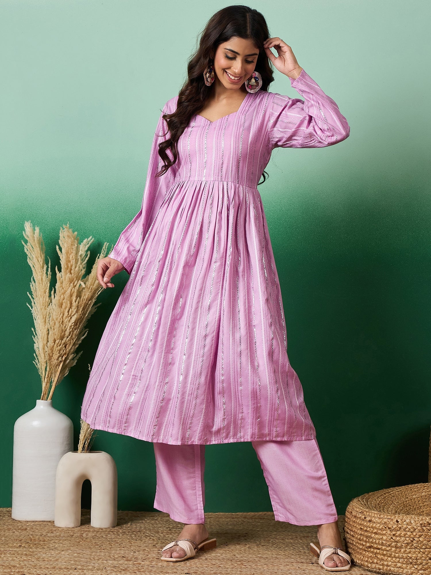 Women's Lavender Lurex Sweetheart Neck Short Kurta Pant Set - InWeave