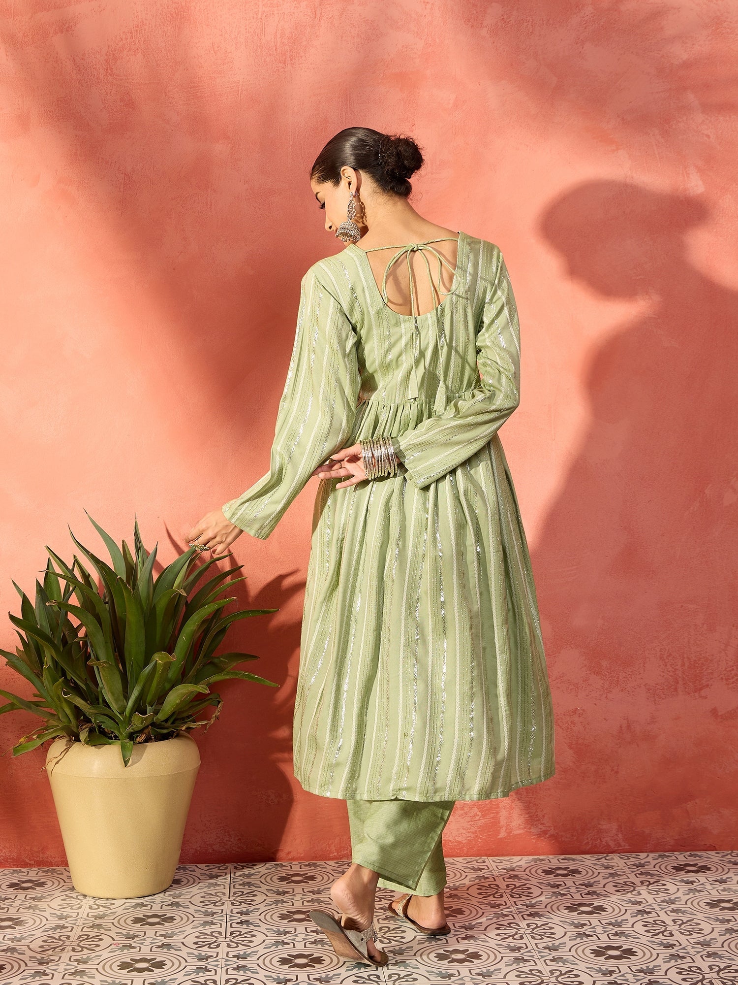 Women's Light Green Lurex Sweetheart Neck Short Kurta Pant Set - InWeave