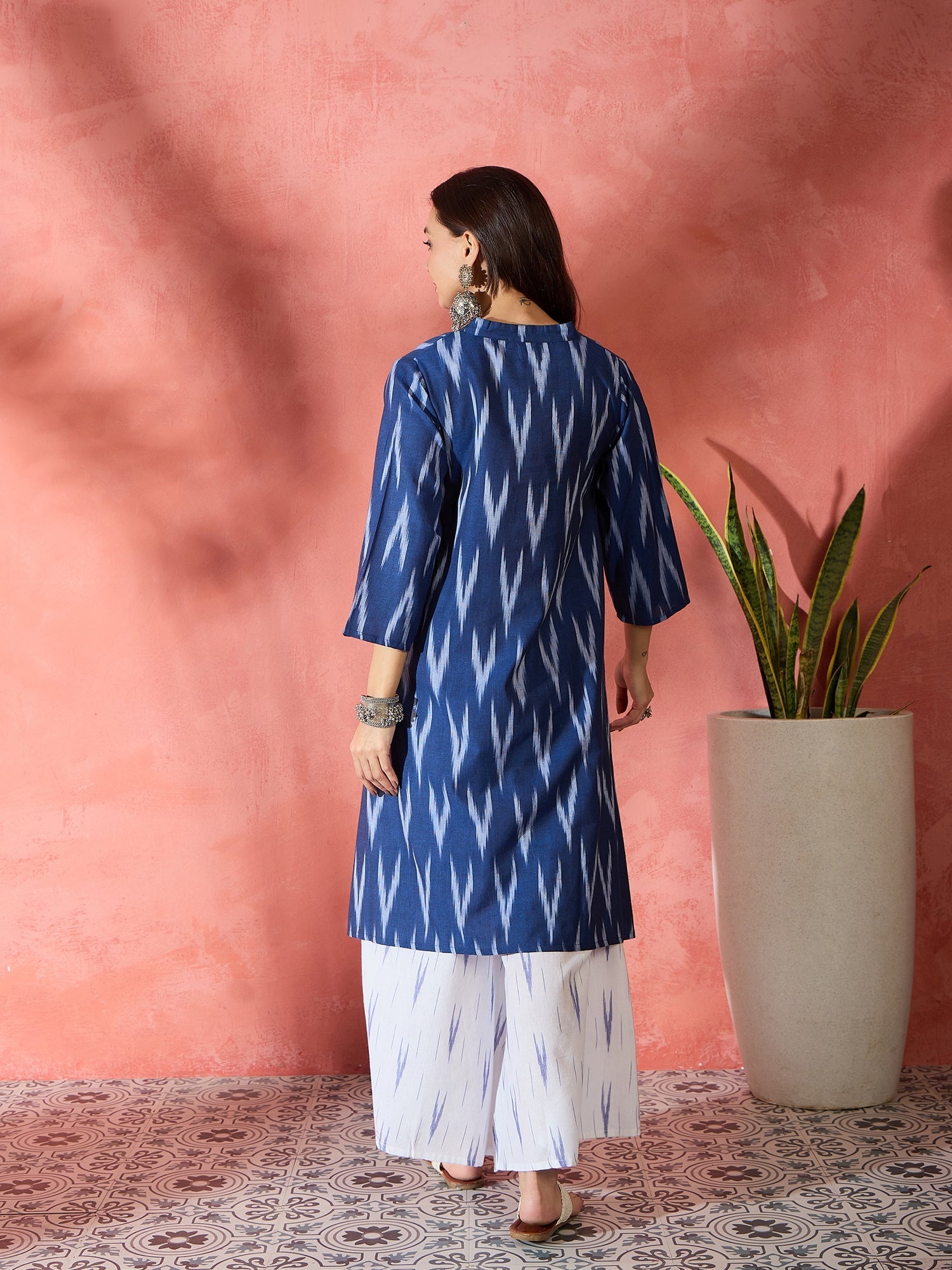 Women's Blue White Ikkat Manderian Neck High Low Kurta Set - InWeave