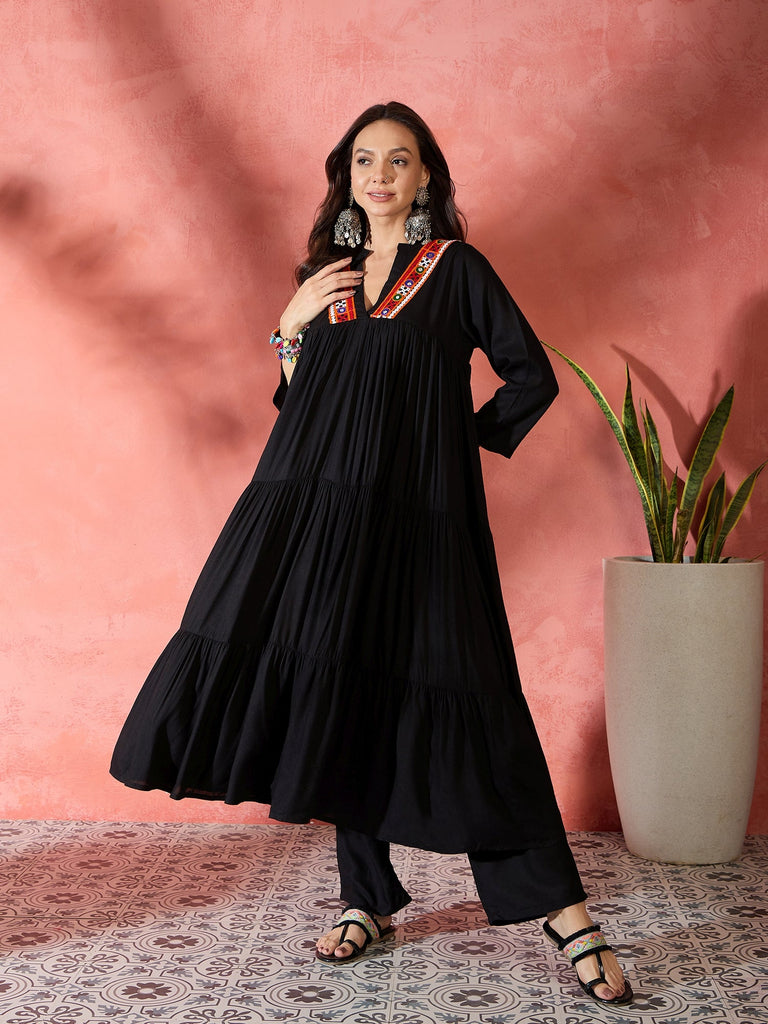 Women's Black Solid Flared Lace Kurta Pant Set