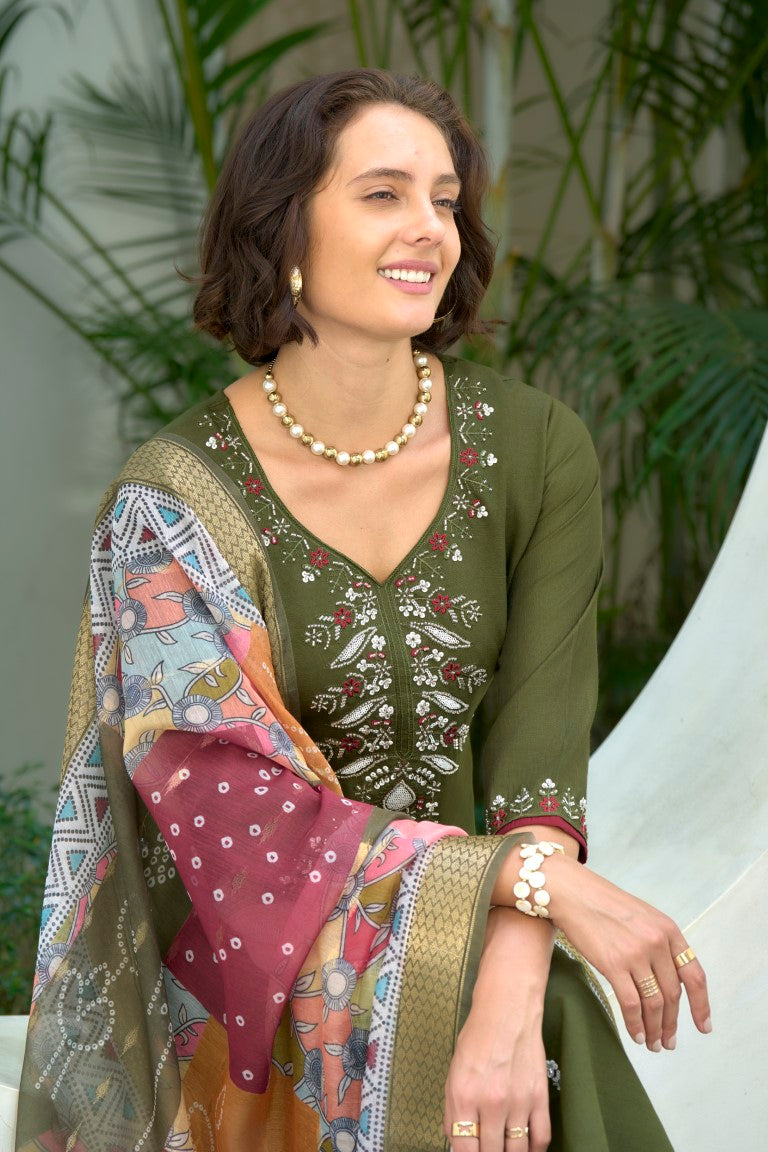 Women's Green Vatican Embroidery  Kurta Set