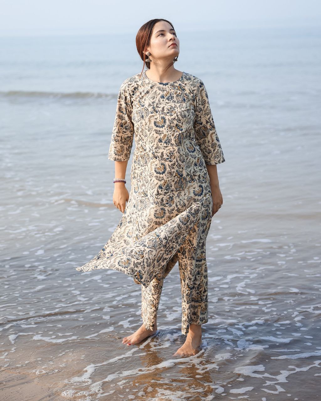 Women's Stylish Rayon Knee Length Floral Printed Kurti
