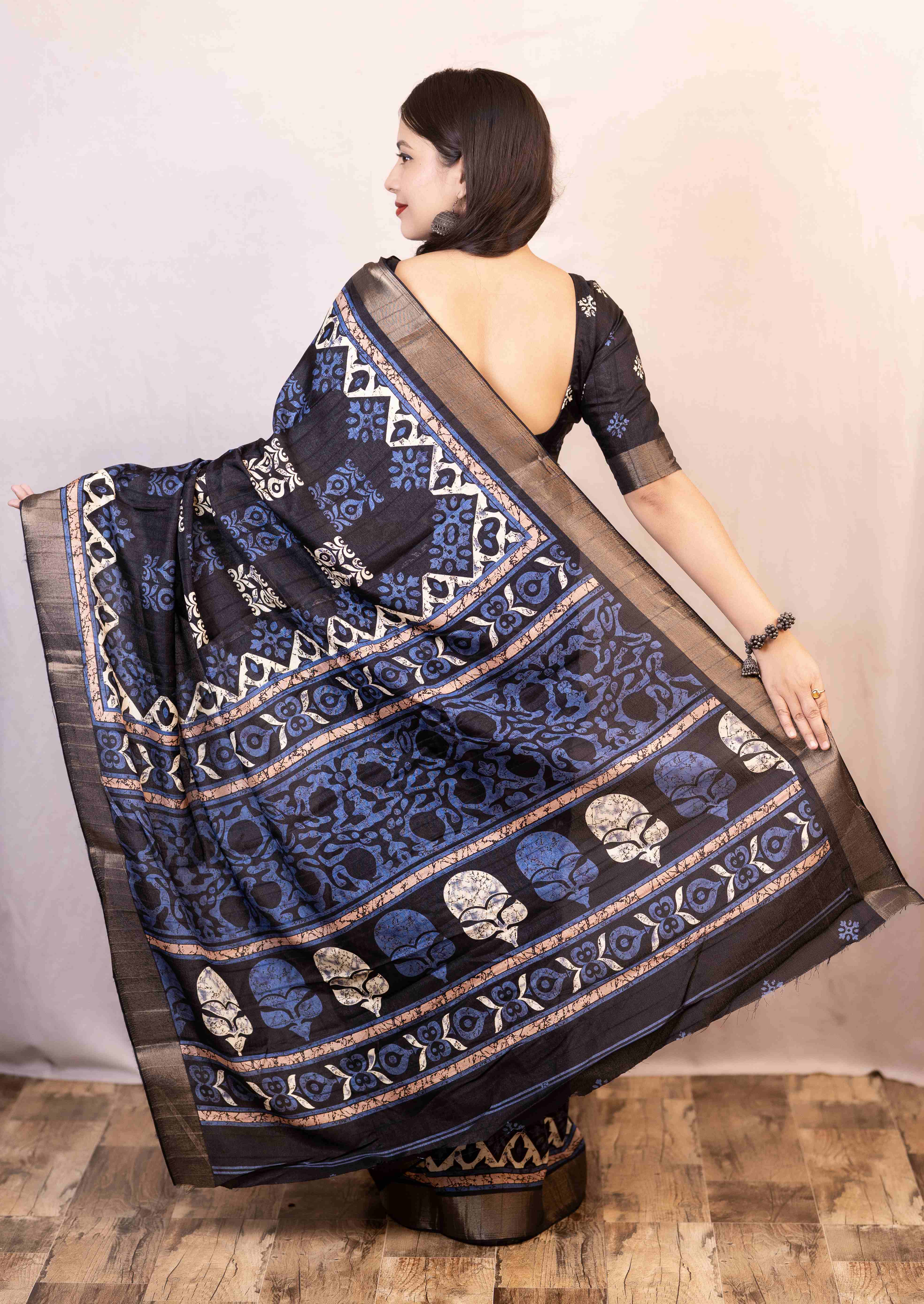 Women's Black Silk Cotton Woven Saree - Stava Creation