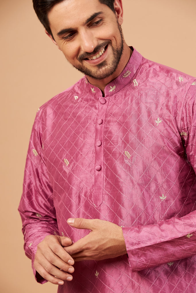 Men's Purple-Pink Color Pimetric All Over Over Self Geometric & Zari Leaf Embroidered Kurta Dupion