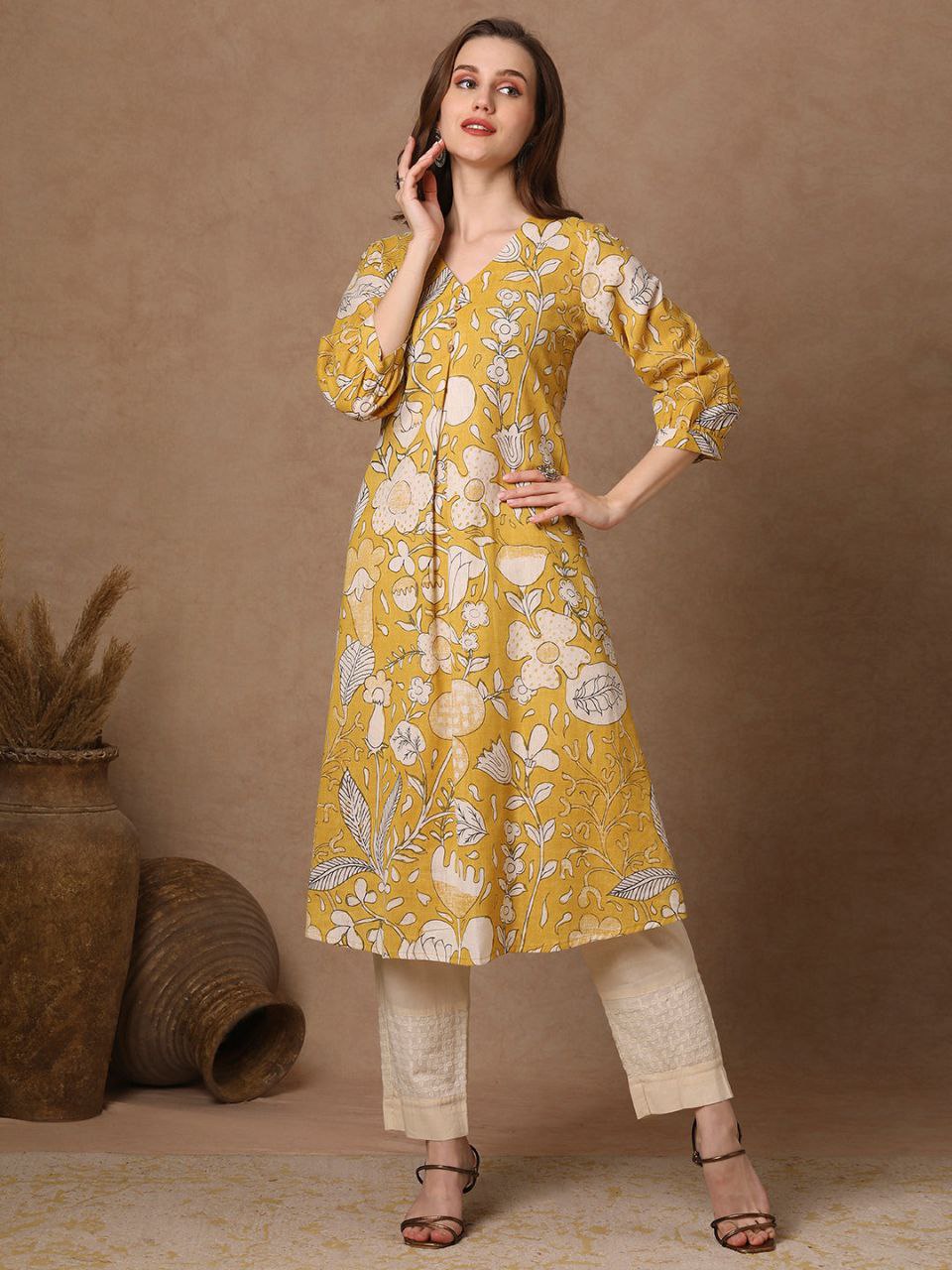 Women's Stylish Rayon Knee Length Floral Printed Kurti