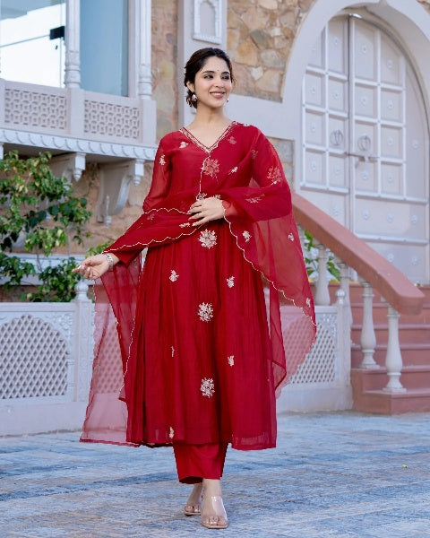 Women's Embroidered Chanderi Silk In Red Salwar Kameez