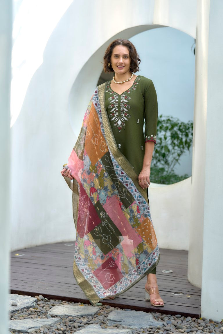 Women's Green Vatican Embroidery  Kurta Set