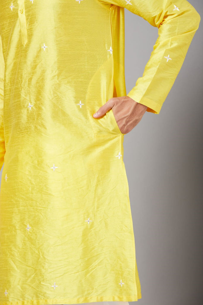 Men's Yellow Color Saanjh Yellow Embroidered Kurta With Mirror Details Cotton