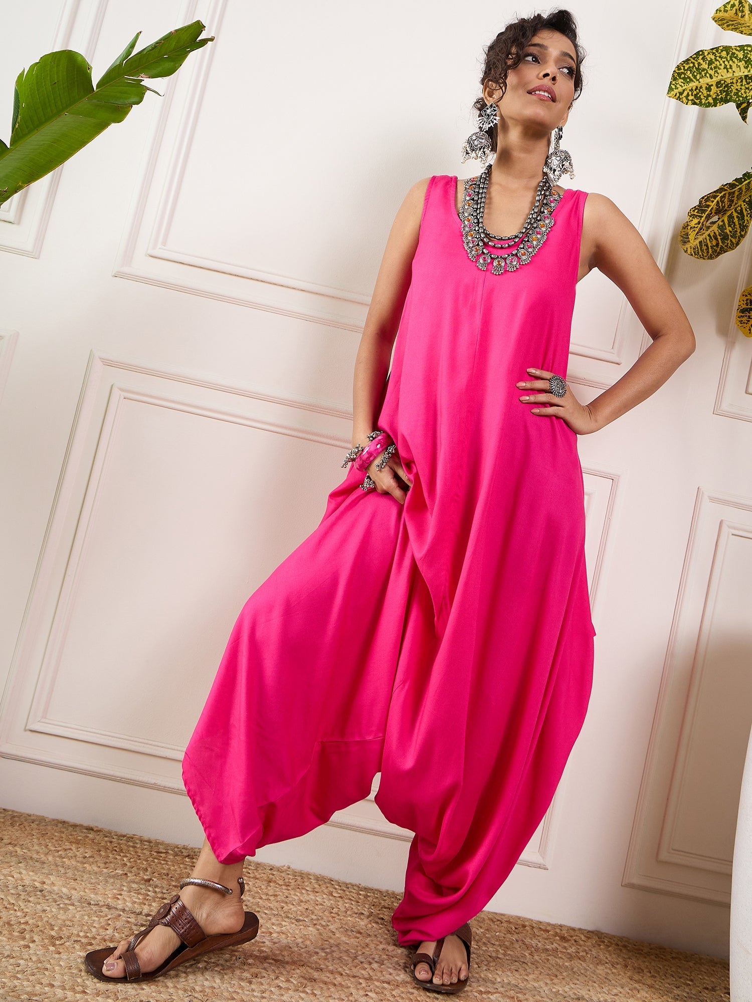 Women's Pink Round Sleeveless Jumpsuit - InWeave