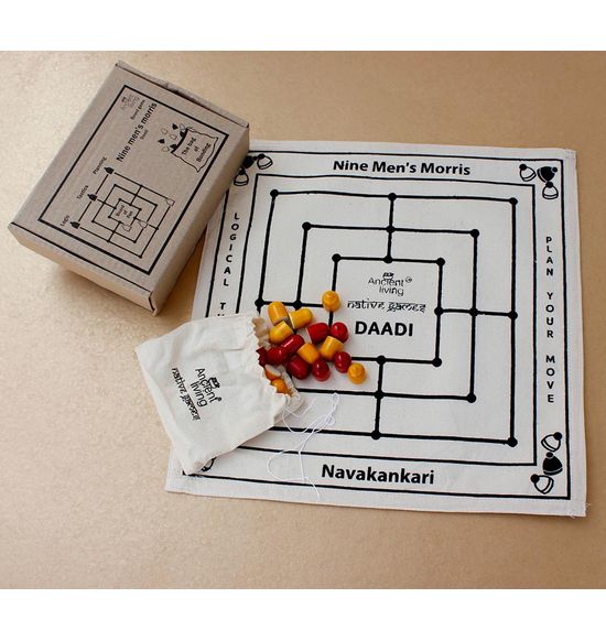Daadi game / Navakankari / Nine men's morris board game